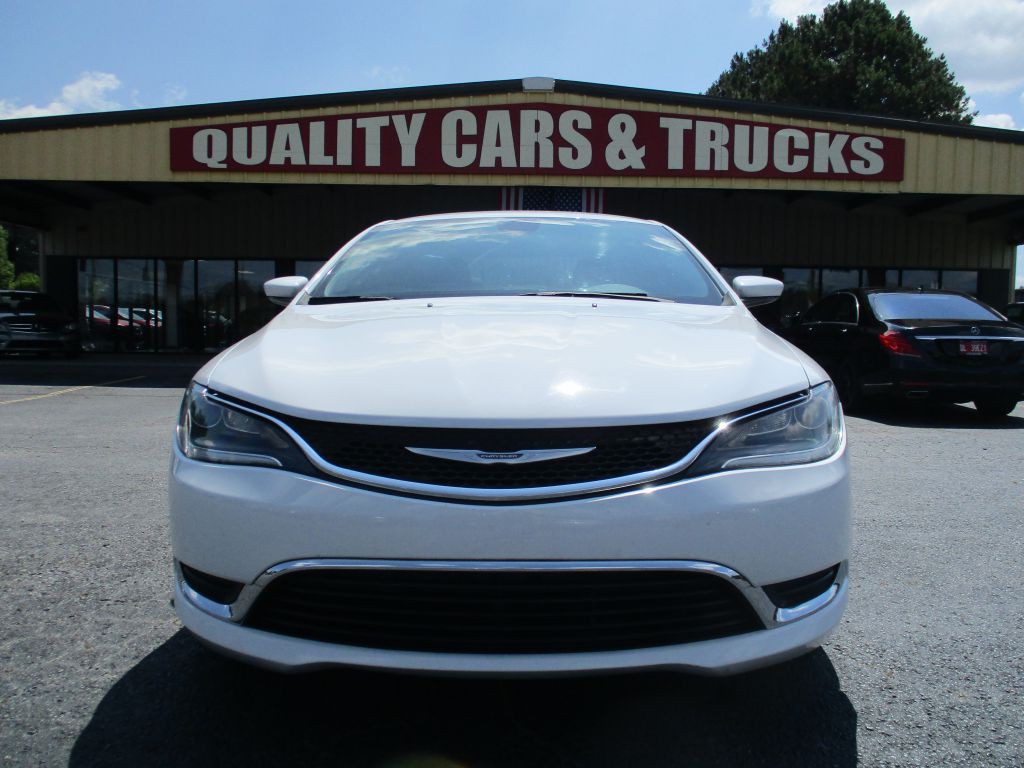 2016 Chrysler 200 Image 1