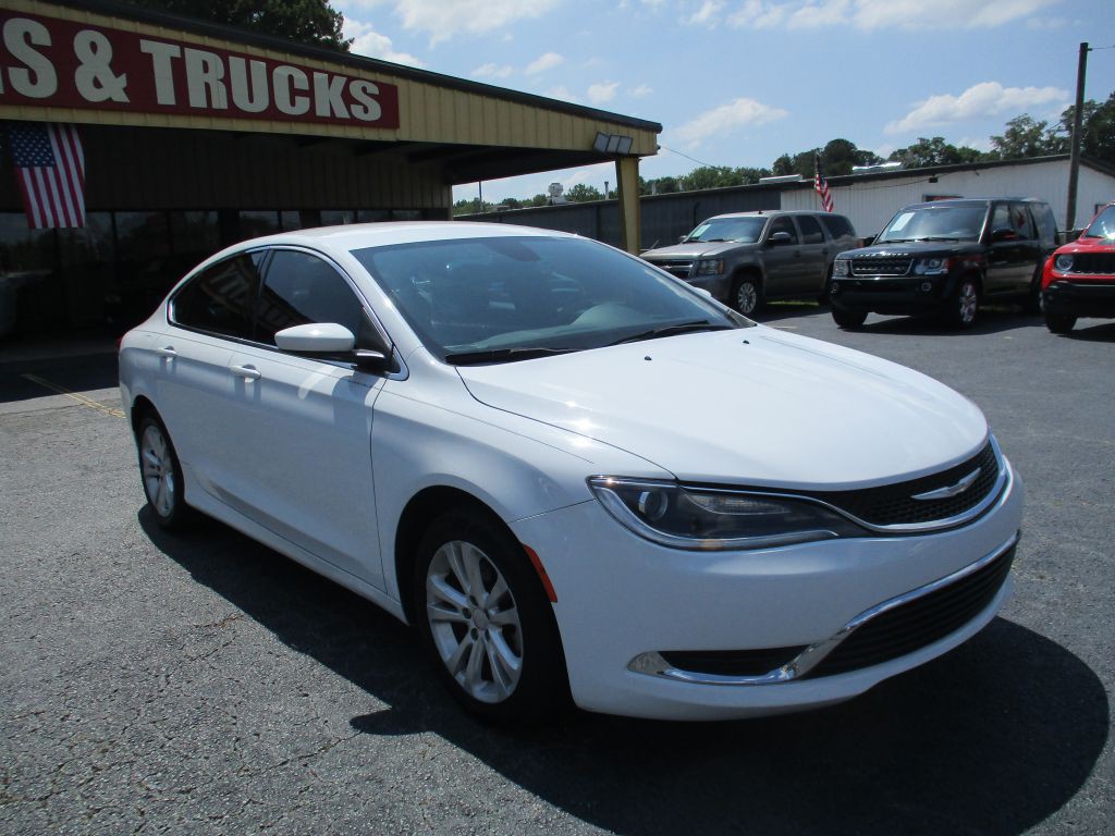 2016 Chrysler 200 Image 3