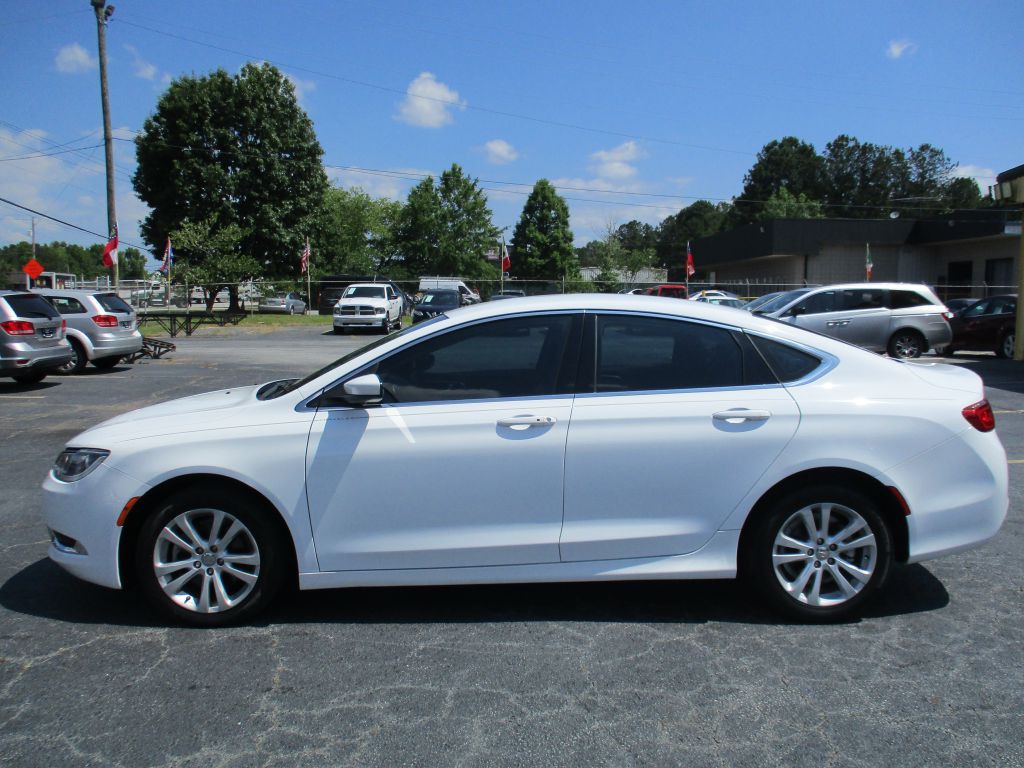 2016 Chrysler 200 Image 5