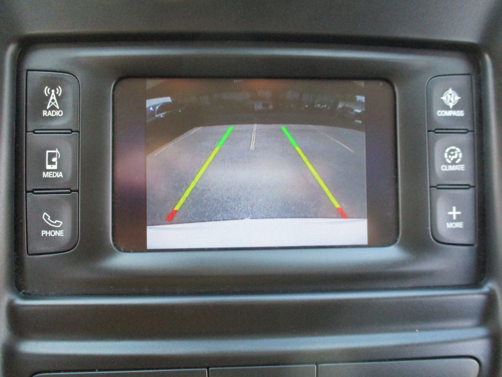 2016 Chrysler 200 Image 21
