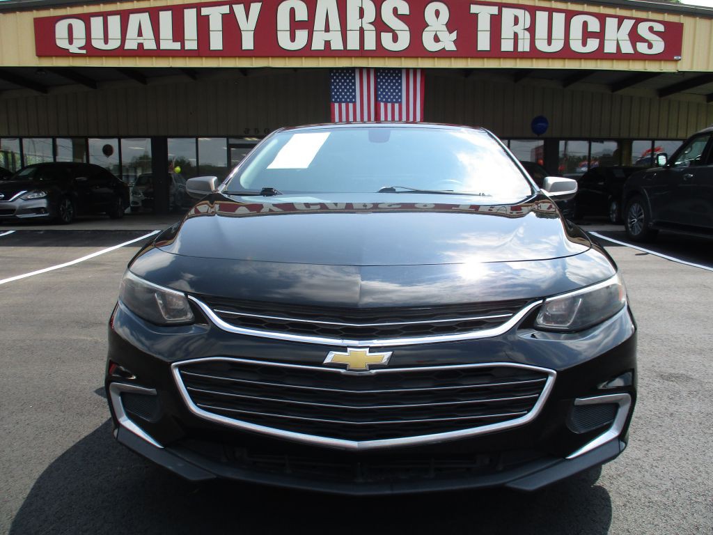 2017 Chevrolet Malibu Image 1