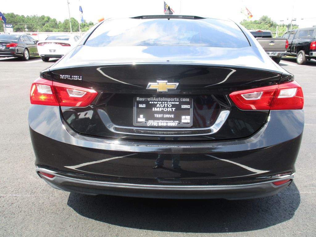 2017 Chevrolet Malibu Image 4