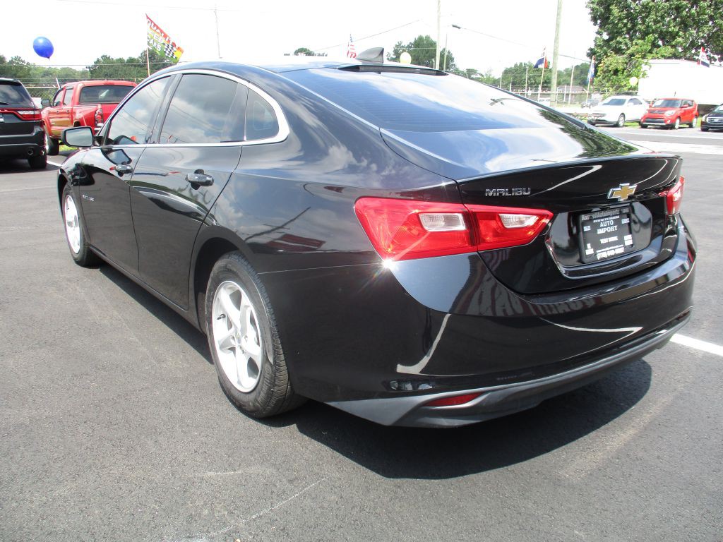 2017 Chevrolet Malibu Image 6
