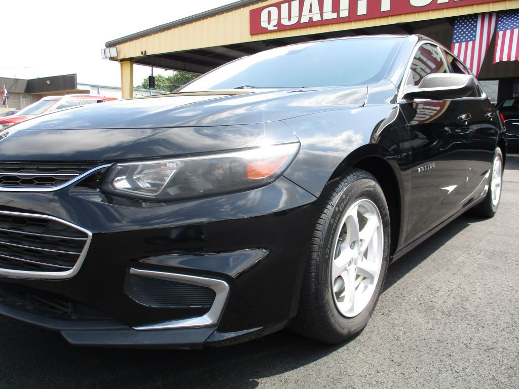 2017 Chevrolet Malibu Image 9