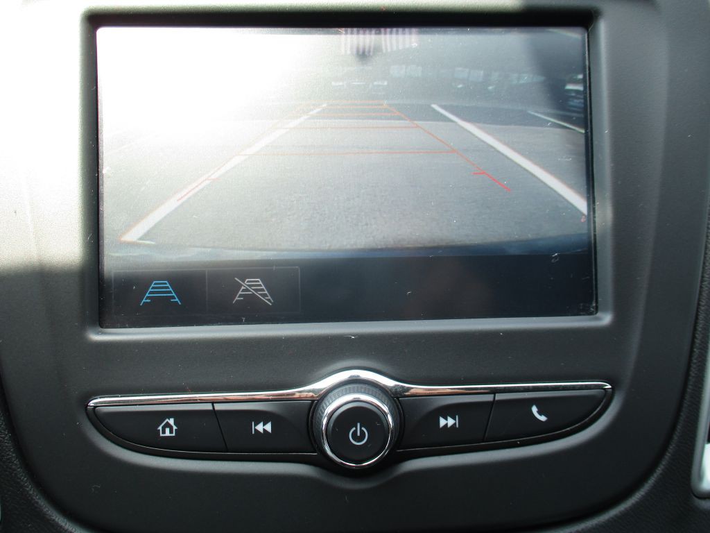 2017 Chevrolet Malibu Image 14