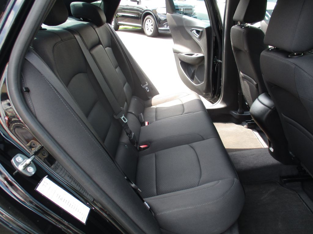 2017 Chevrolet Malibu Image 19