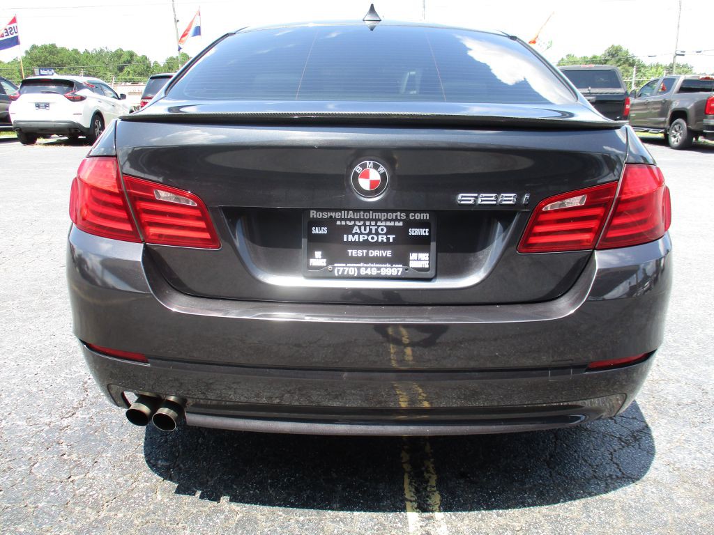 2012 BMW 5 Series Image 4
