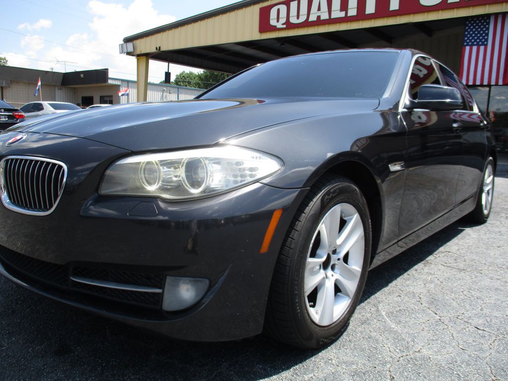 2012 BMW 5 Series Image 9