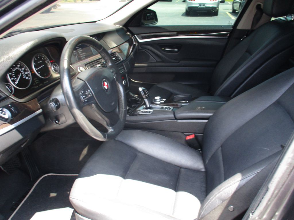 2012 BMW 5 Series Image 14