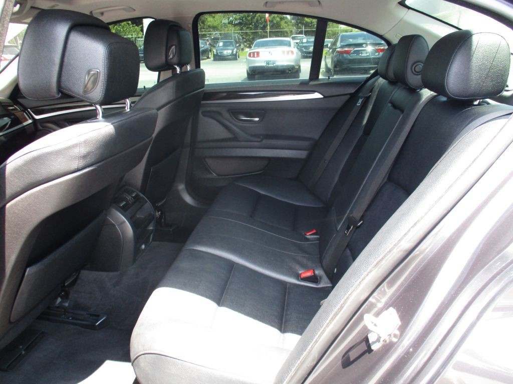 2012 BMW 5 Series Image 15