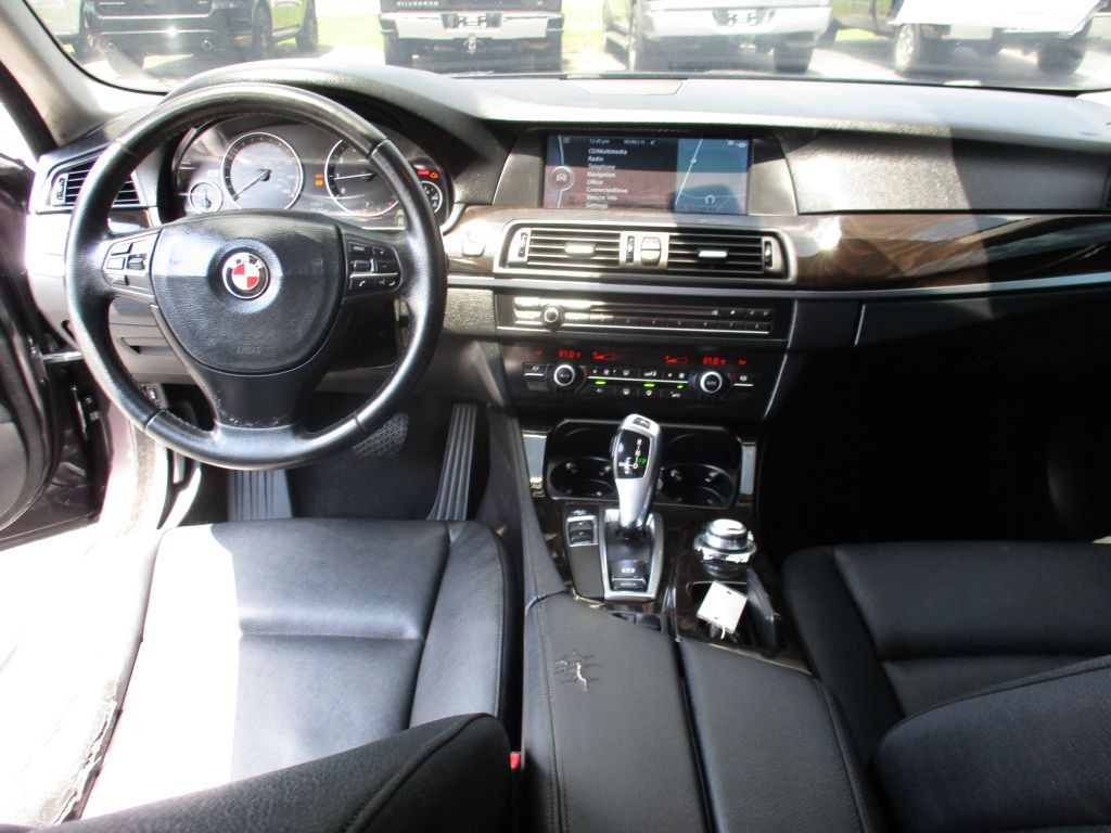 2012 BMW 5 Series Image 16