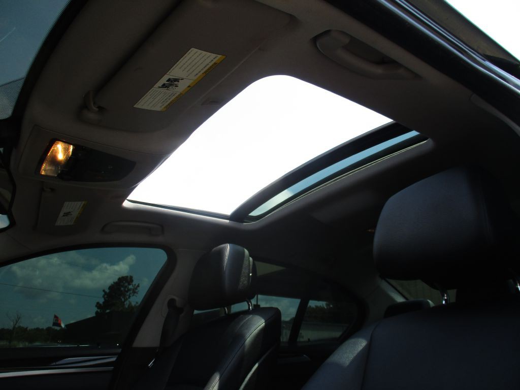 2012 BMW 5 Series Image 28