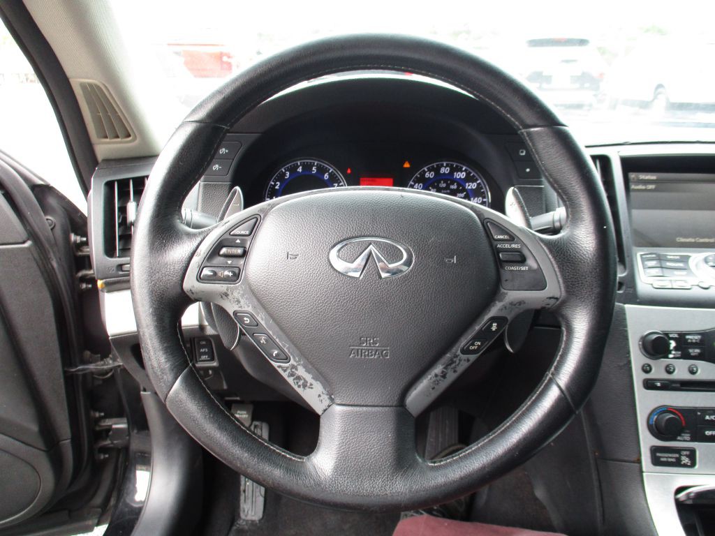 2009 INFINITI G37 Image 11
