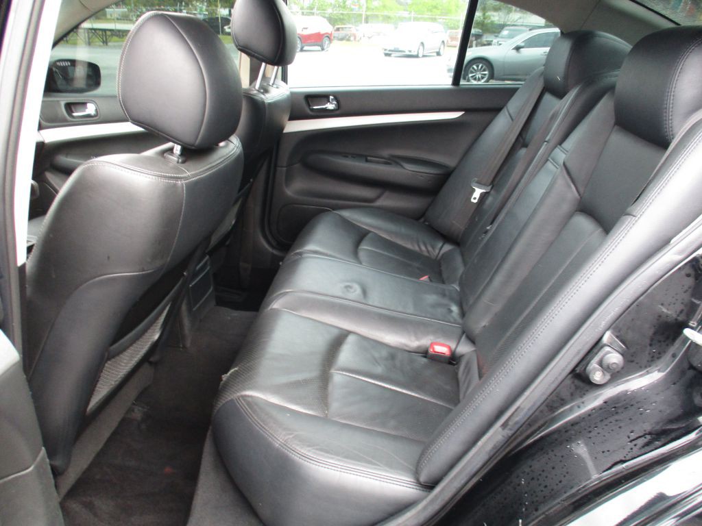 2009 INFINITI G37 Image 18