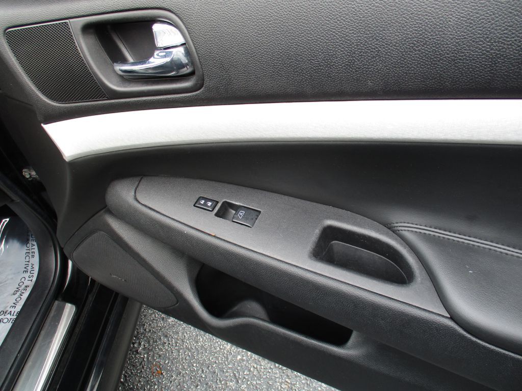 2009 INFINITI G37 Image 24