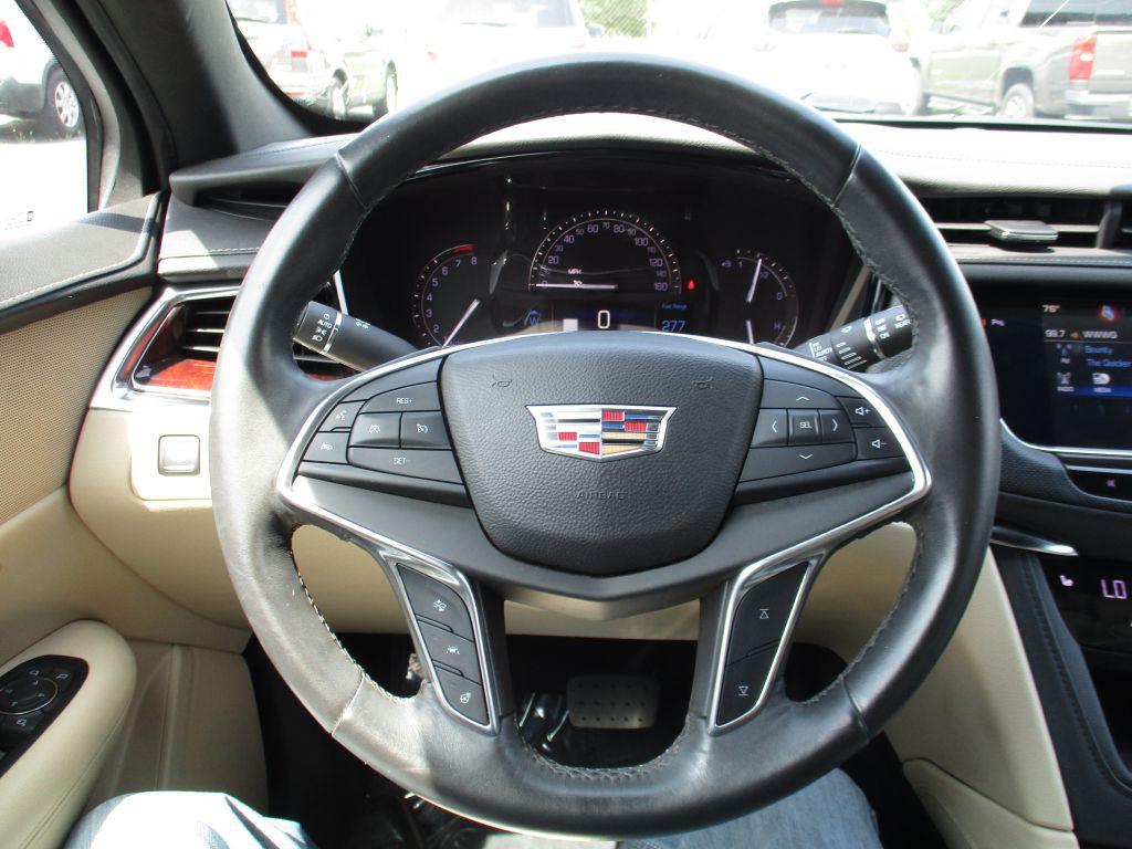 2017 Cadillac XT5 Image 11