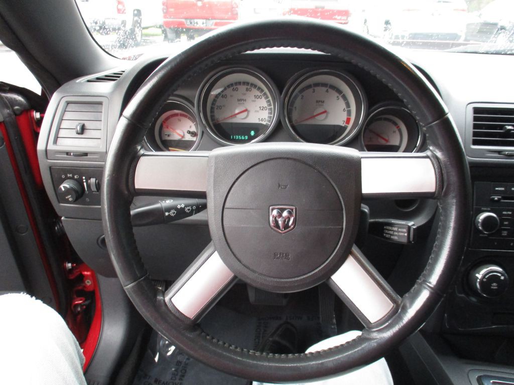 2010 Dodge Challenger Image 11