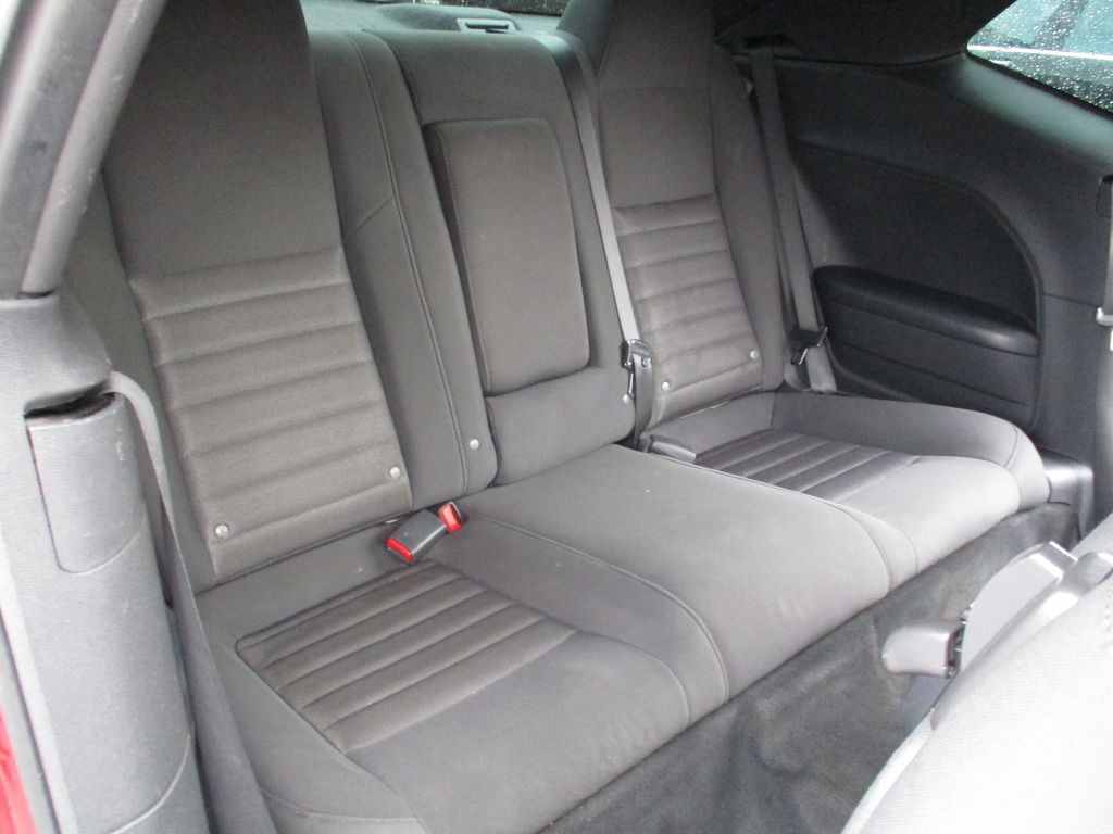 2010 Dodge Challenger Image 18