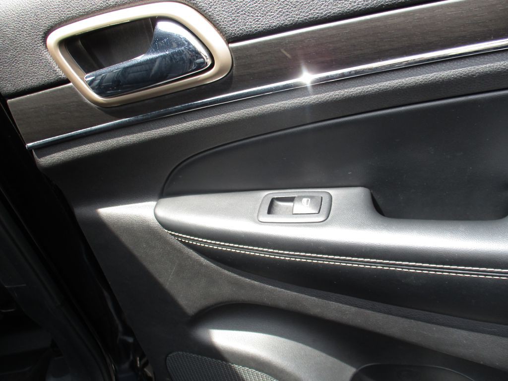 2017 Jeep Grand Cherokee Image 23
