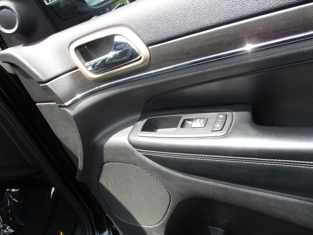 2017 Jeep Grand Cherokee Image 24