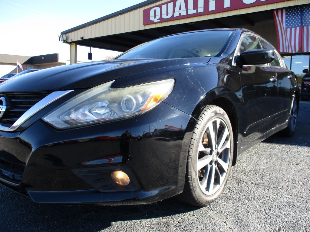 2016 Nissan Altima Image 9