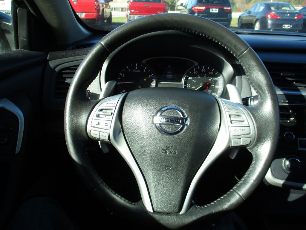 2016 Nissan Altima Image 11
