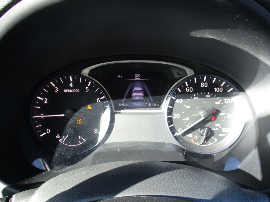 2016 Nissan Altima Image 12