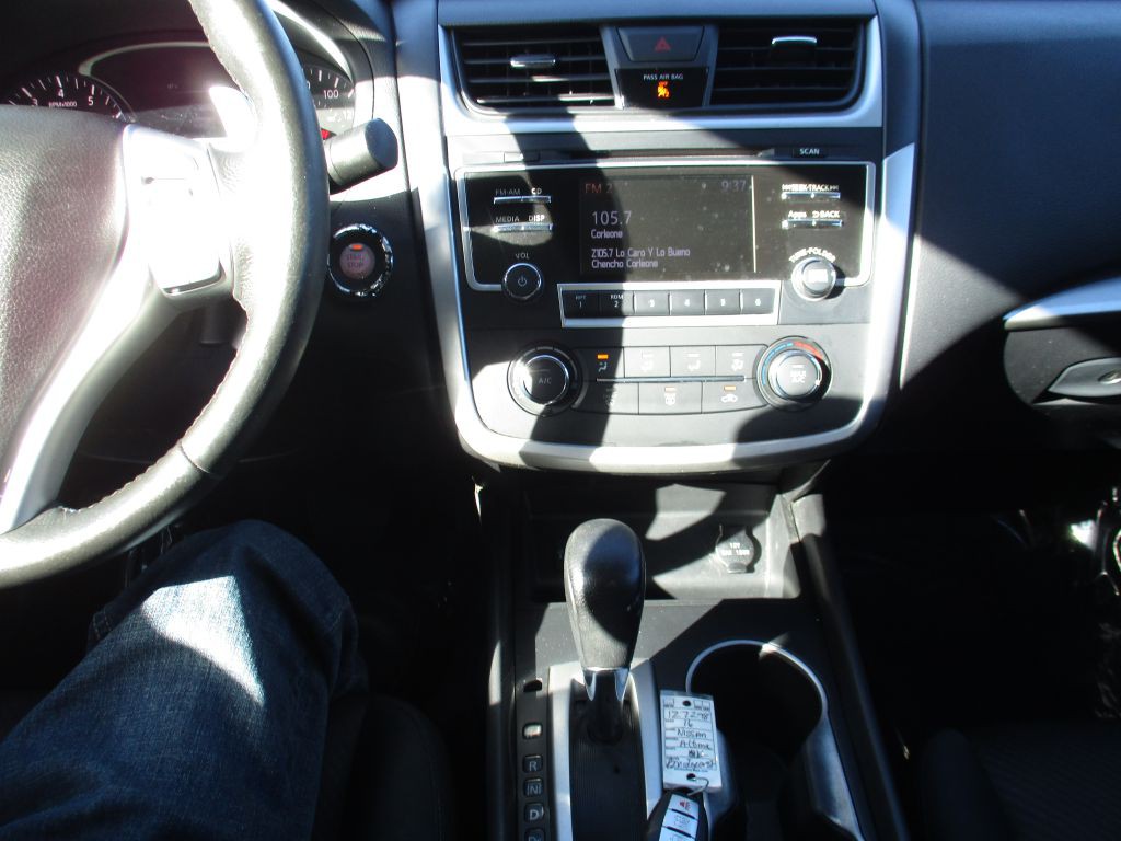 2016 Nissan Altima Image 13