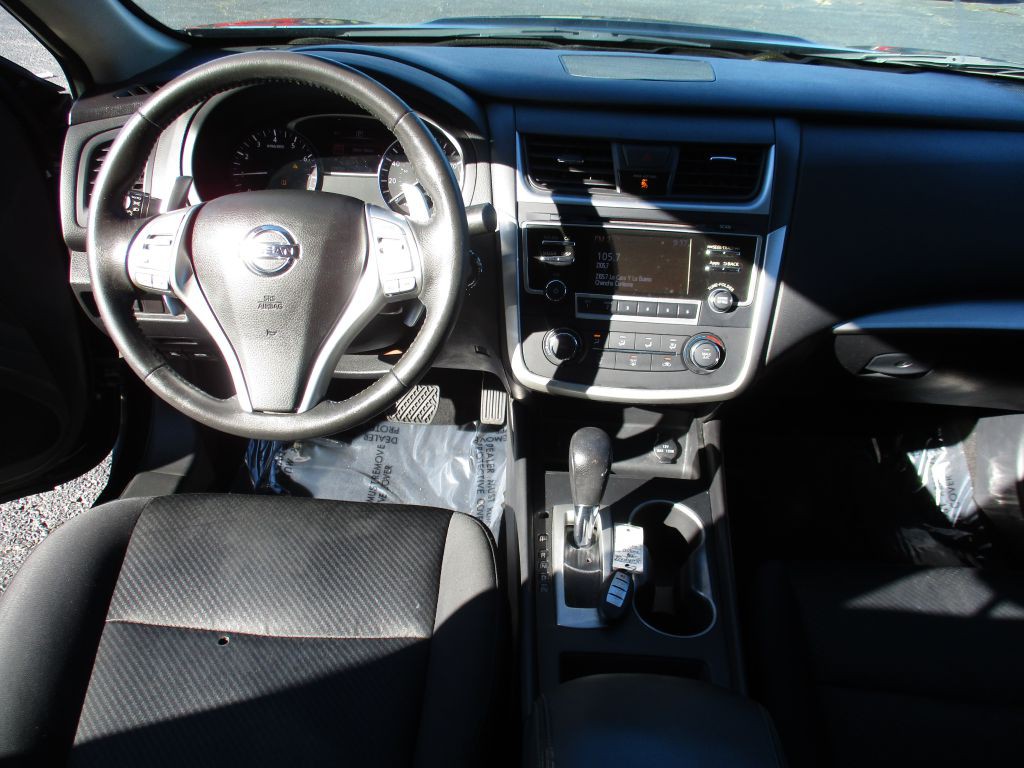 2016 Nissan Altima Image 16