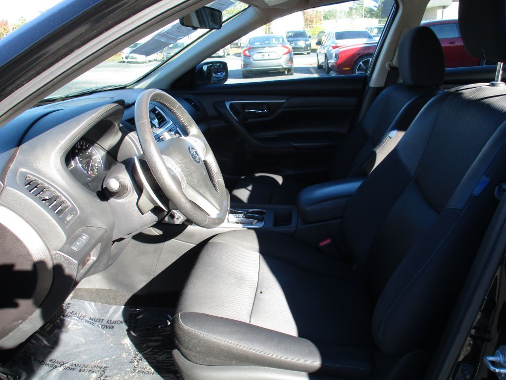 2016 Nissan Altima Image 17