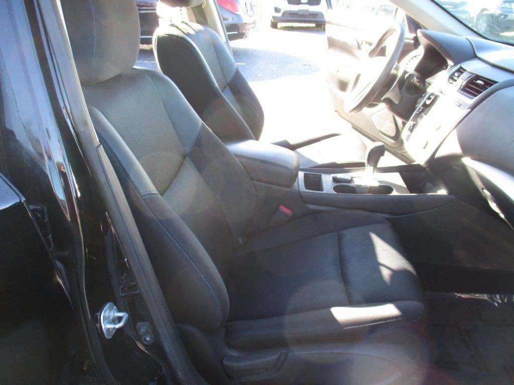 2016 Nissan Altima Image 20
