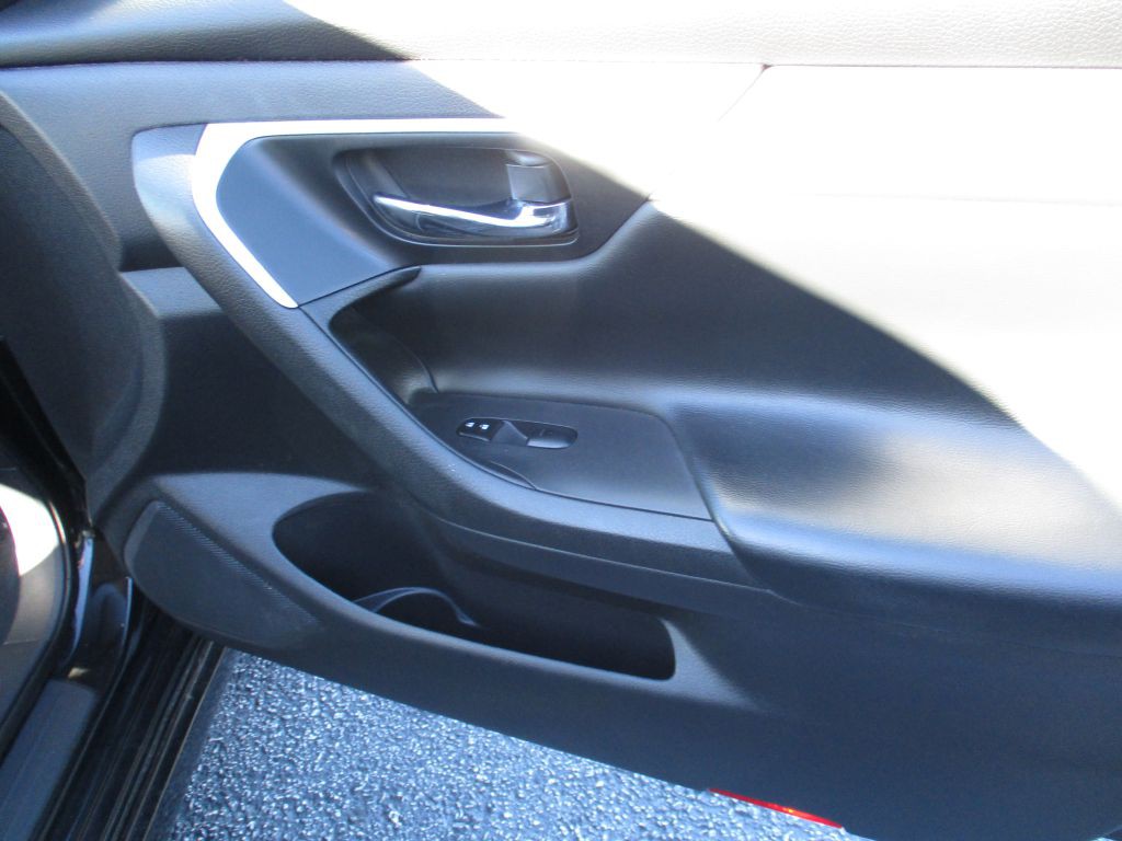 2016 Nissan Altima Image 24