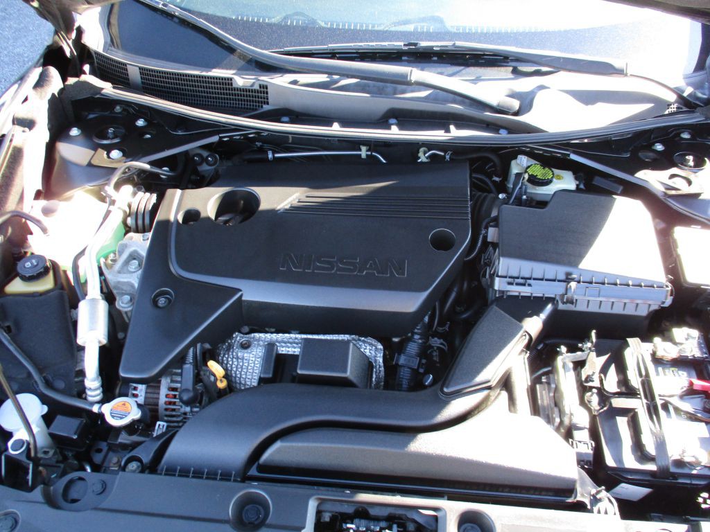 2016 Nissan Altima Image 30