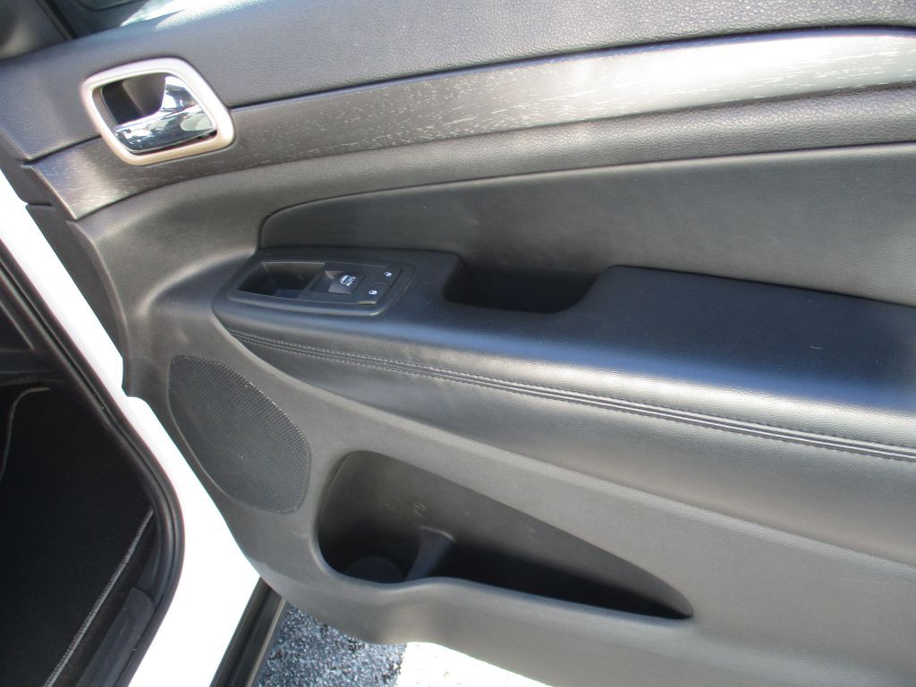 2016 Jeep Grand Cherokee Image 23