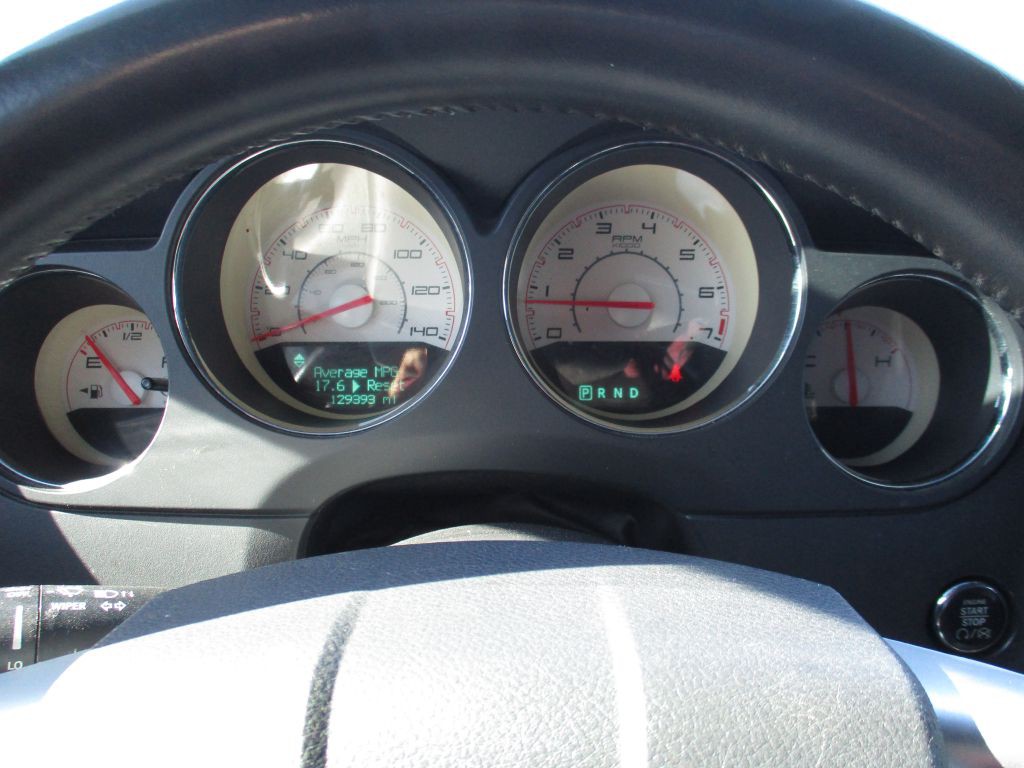 2013 Dodge Challenger Image 12
