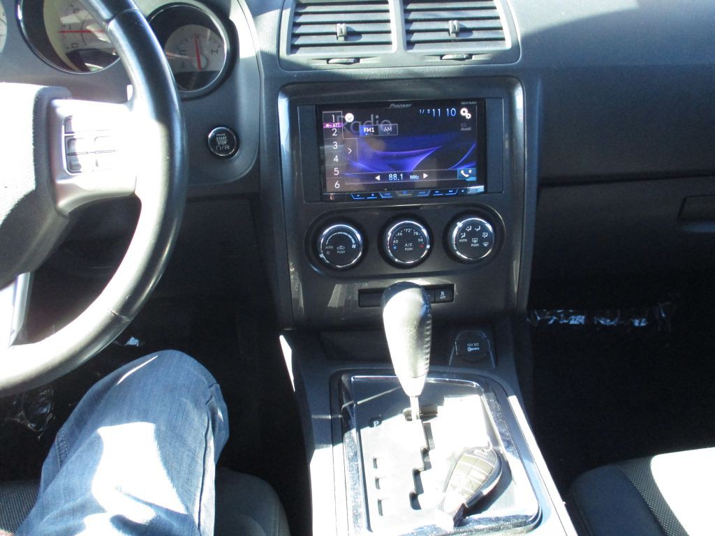 2013 Dodge Challenger Image 13
