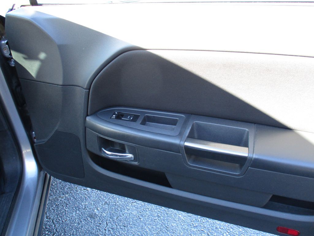 2013 Dodge Challenger Image 21