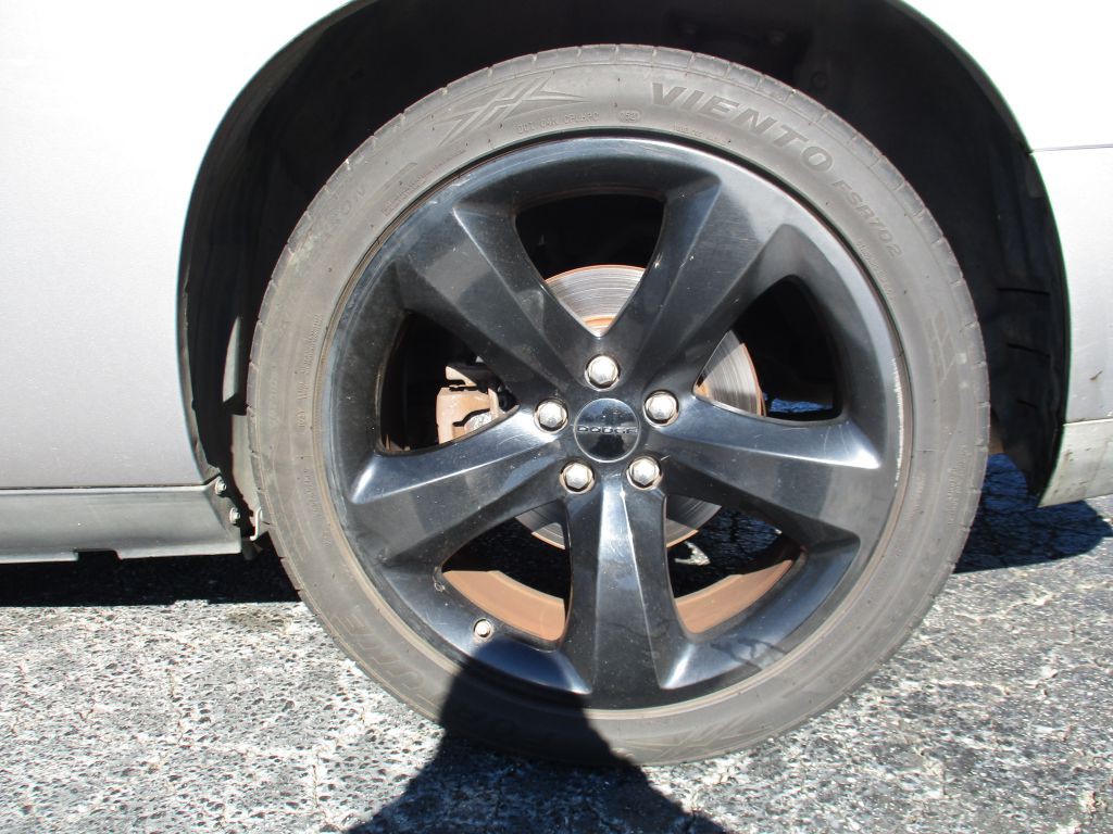 2013 Dodge Challenger Image 24