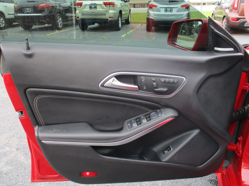 2015 Mercedes-Benz CLA-Class Image 11