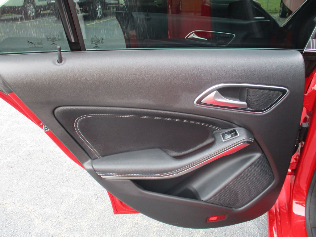 2015 Mercedes-Benz CLA-Class Image 14