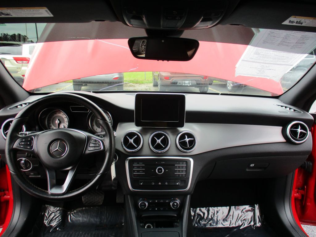 2015 Mercedes-Benz CLA-Class Image 18