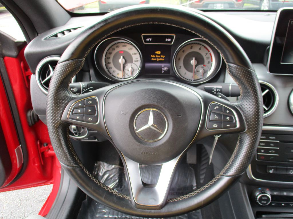 2015 Mercedes-Benz CLA-Class Image 21