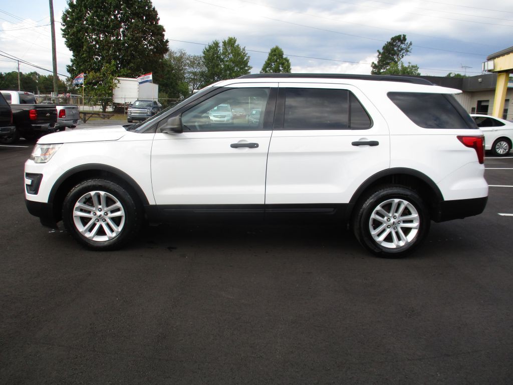 2016 Ford Explorer Image 2