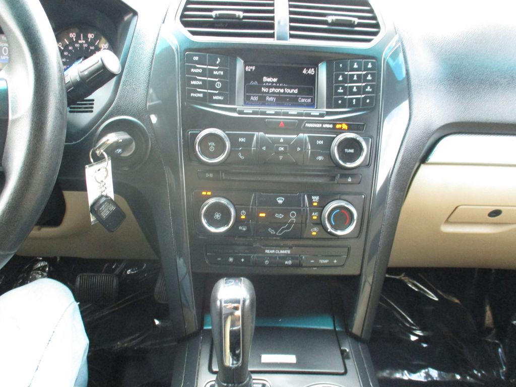2016 Ford Explorer Image 13