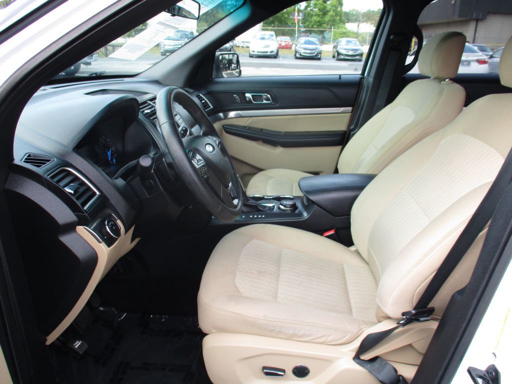 2016 Ford Explorer Image 17
