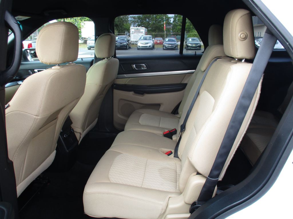 2016 Ford Explorer Image 18