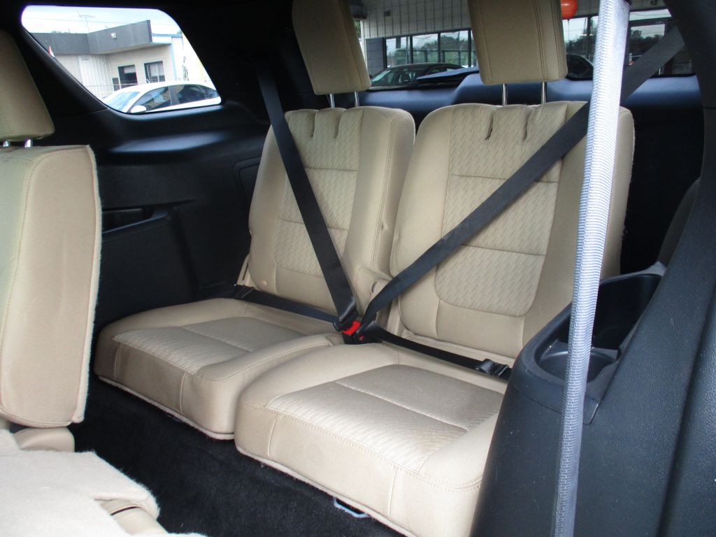 2016 Ford Explorer Image 19
