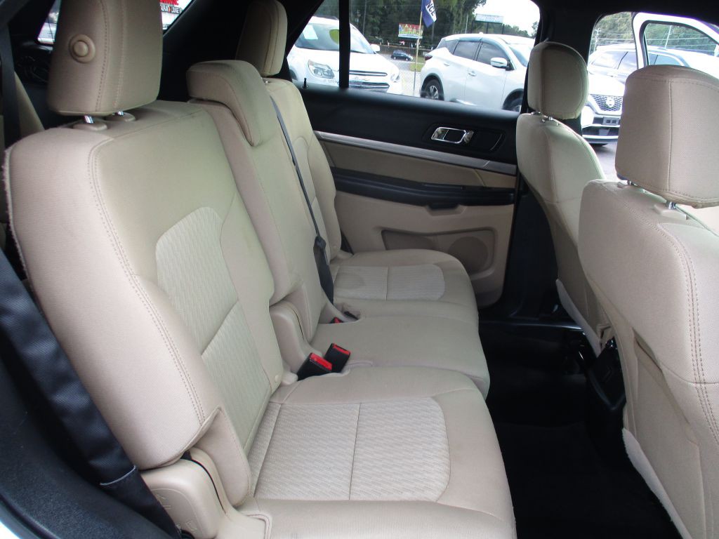 2016 Ford Explorer Image 21