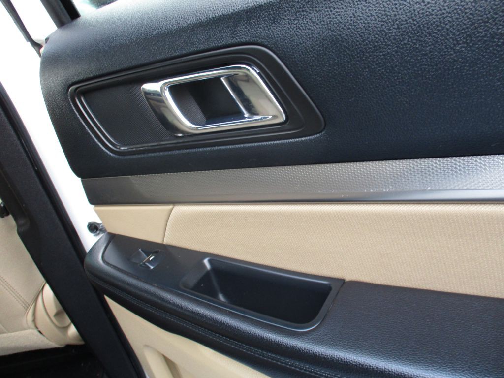2016 Ford Explorer Image 25