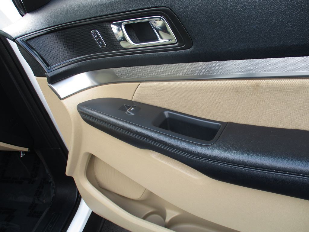 2016 Ford Explorer Image 26